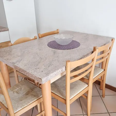 Comfy Seaside Flat-beahost